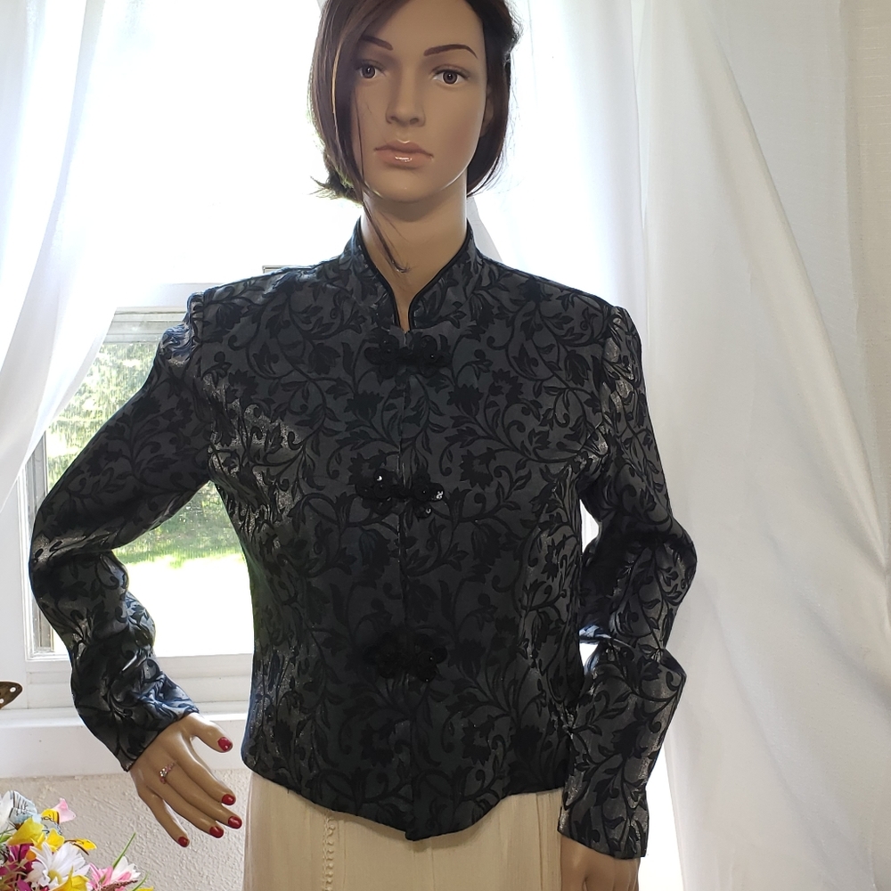 Jessica Howard Petite Embroidered Cropped Jacket